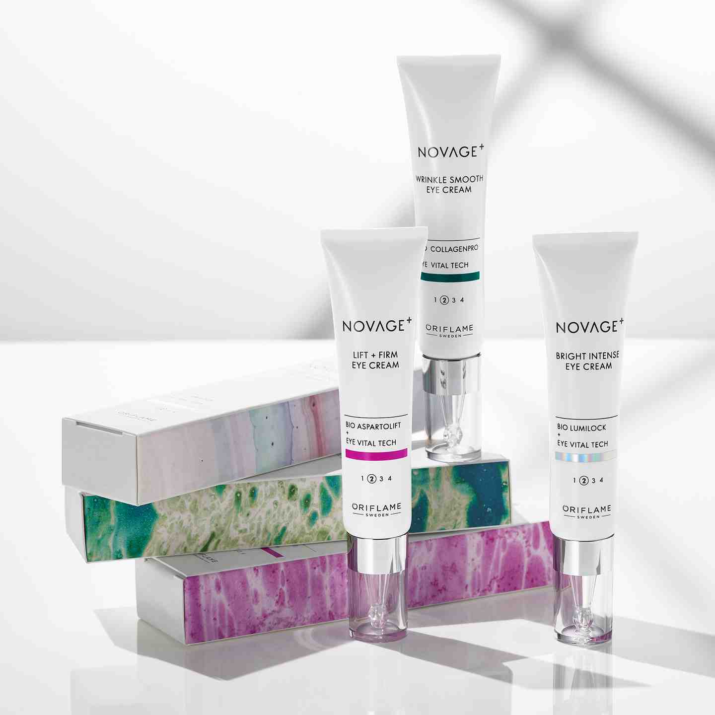 https://media-cdn.oriflame.com/productImage?externalMediaId=product-management-media%2FProducts%2F42425%2F42425_5.png&id=2024-03-11T10-25-38-718Z_MediaMigration&version=1689937357&ib=%23F5F5F5