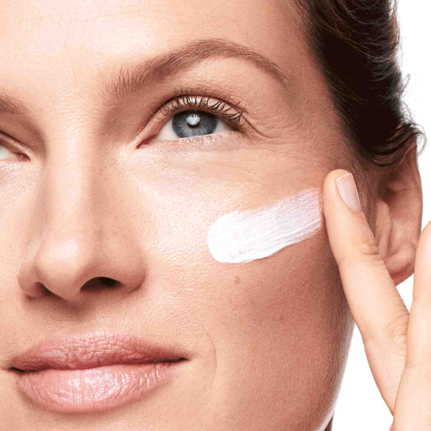 https://media-cdn.oriflame.com/productImage?externalMediaId=product-management-media%2FProducts%2F42548%2F42548_4.png&id=2024-03-11T10-28-43-080Z_MediaMigration&version=1683795600&ib=%23F5F5F5