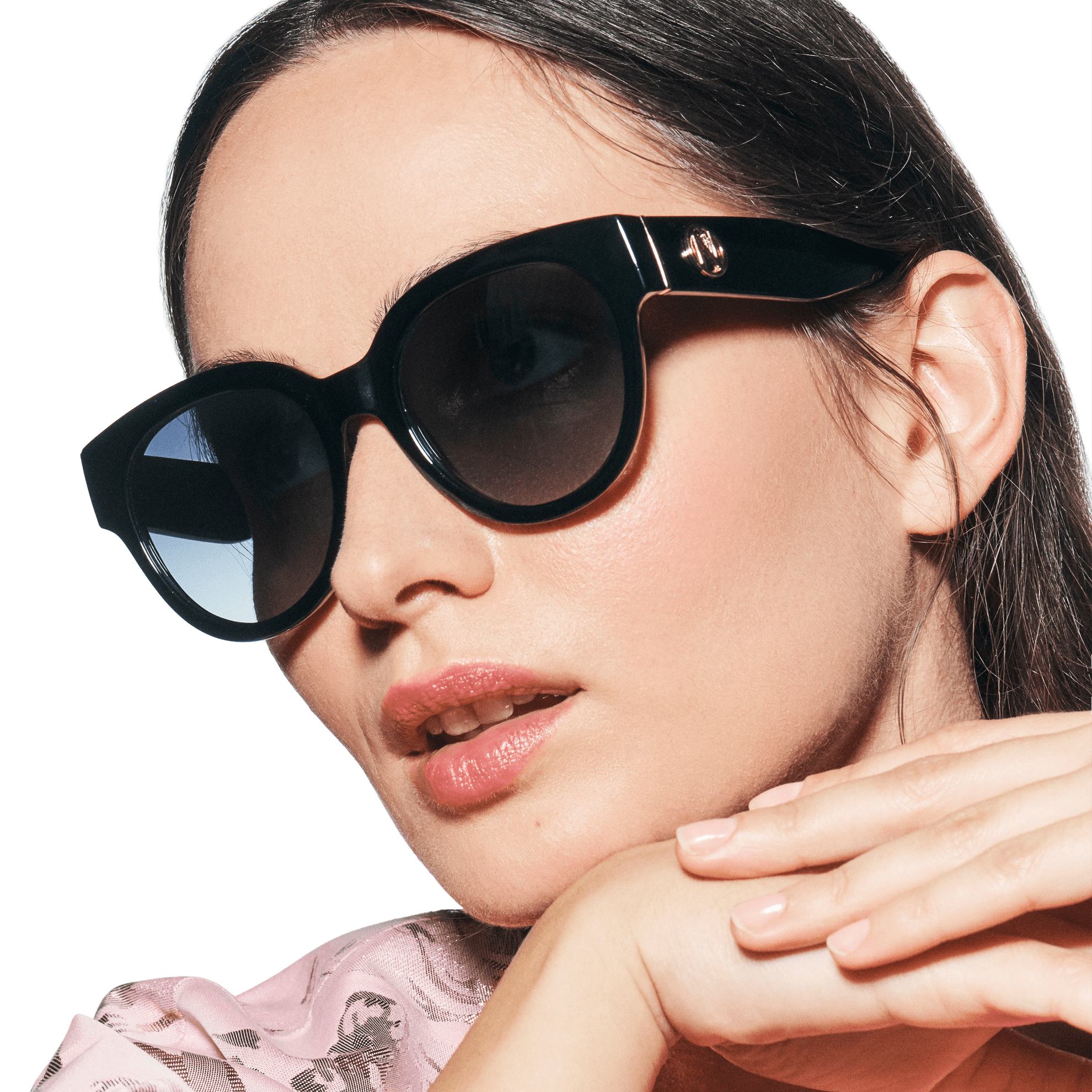 https://media-cdn.oriflame.com/productImage?externalMediaId=product-management-media%2fProducts%2f43885%2fRS%2f43885_2.png&id=2024-03-11T11-21-24-264Z_MediaMigration&version=1621198802