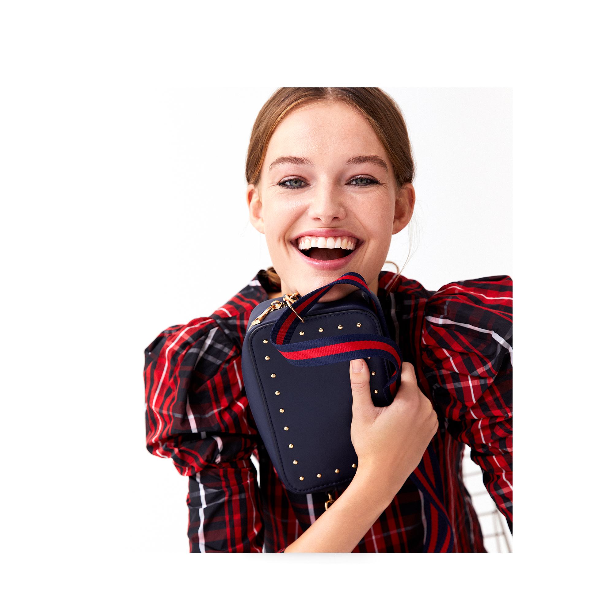 https://media-cdn.oriflame.com/productImage?externalMediaId=product-management-media%2fProducts%2f44624%2f44624_4.png&id=2024-03-11T11-01-17-247Z_MediaMigration&version=1602233102