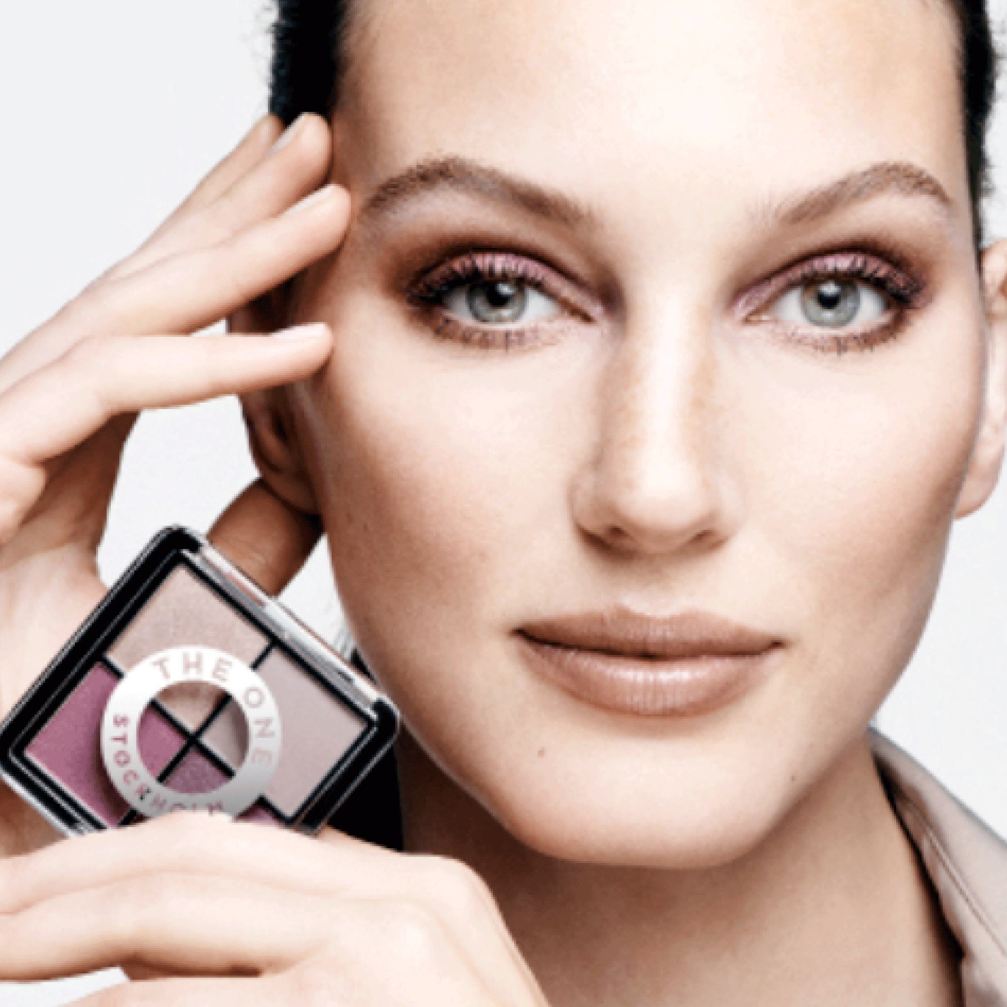 https://media-cdn.oriflame.com/productImage?externalMediaId=product-management-media%2fProducts%2f44811%2fAM%2f44811_4.png&id=16647303&version=1