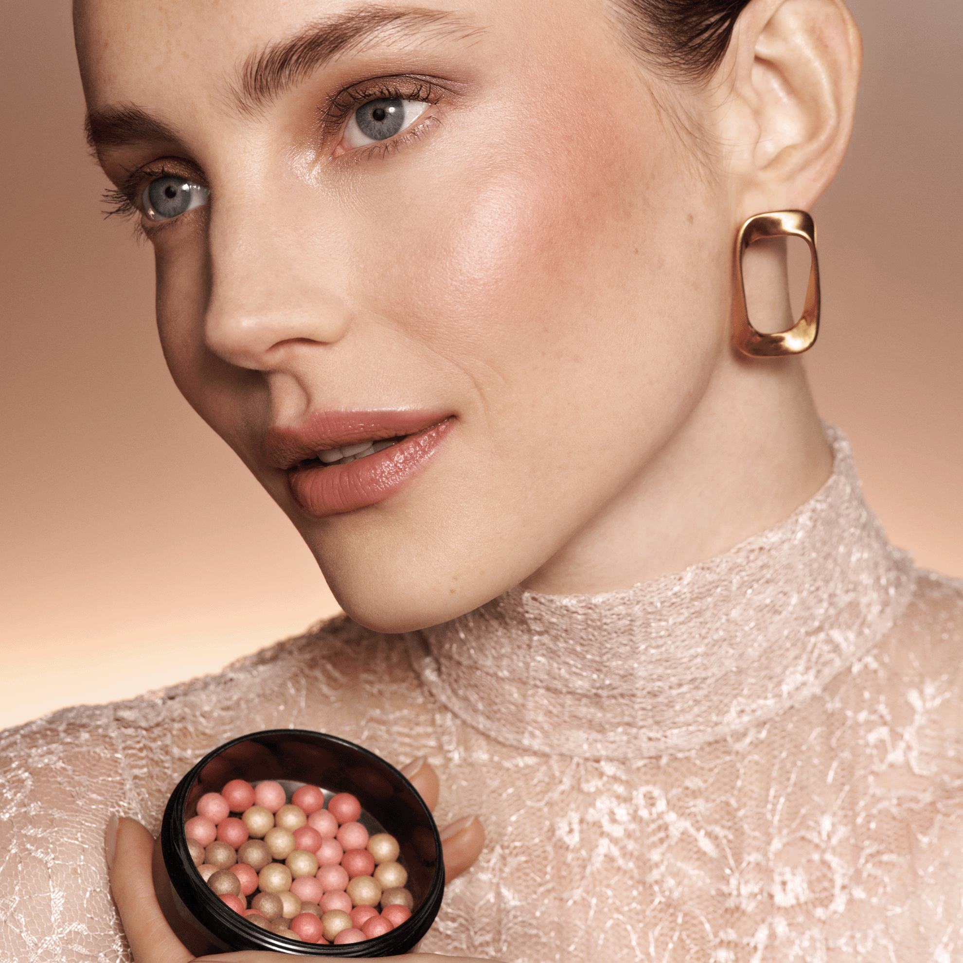 https://media-cdn.oriflame.com/productImage?externalMediaId=product-management-media%2fProducts%2f44916%2f44916_4.png&id=19208183&version=4