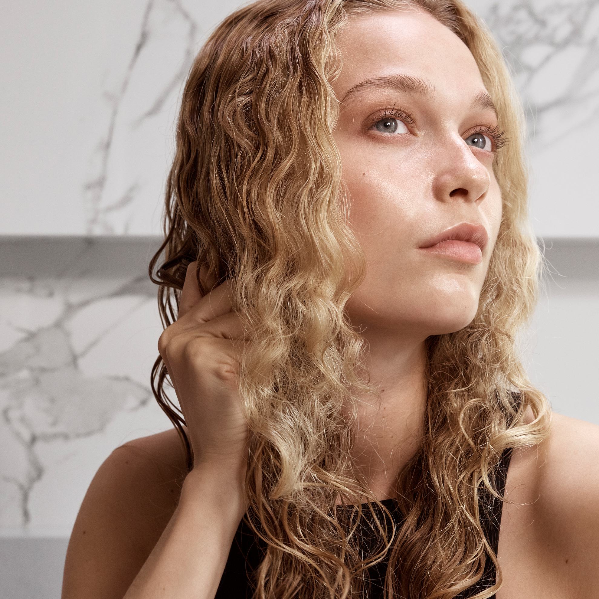 https://media-cdn.oriflame.com/productImage?externalMediaId=product-management-media%2fProducts%2f44964%2fNL%2f44964_4.png&id=18983000&version=3