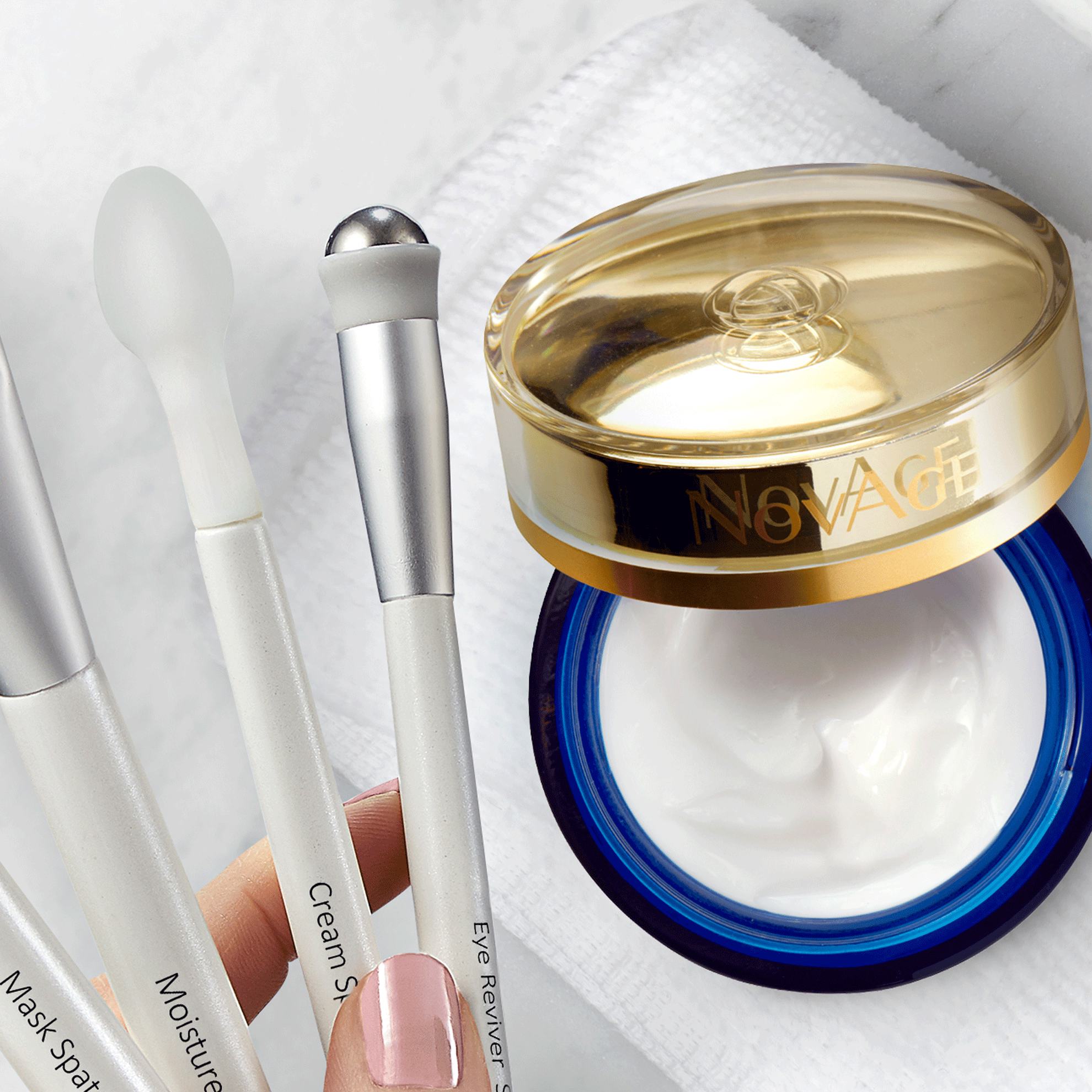https://media-cdn.oriflame.com/productImage?externalMediaId=product-management-media%2fProducts%2f45279%2fDK%2f45279_6.png&id=2024-03-11T11-25-37-455Z_MediaMigration&version=1668692723