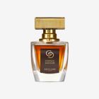 een flesje parfum met Jack Daniel's op de achtergrond
