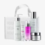 կոսմետիկայի մի խումբ շշեր