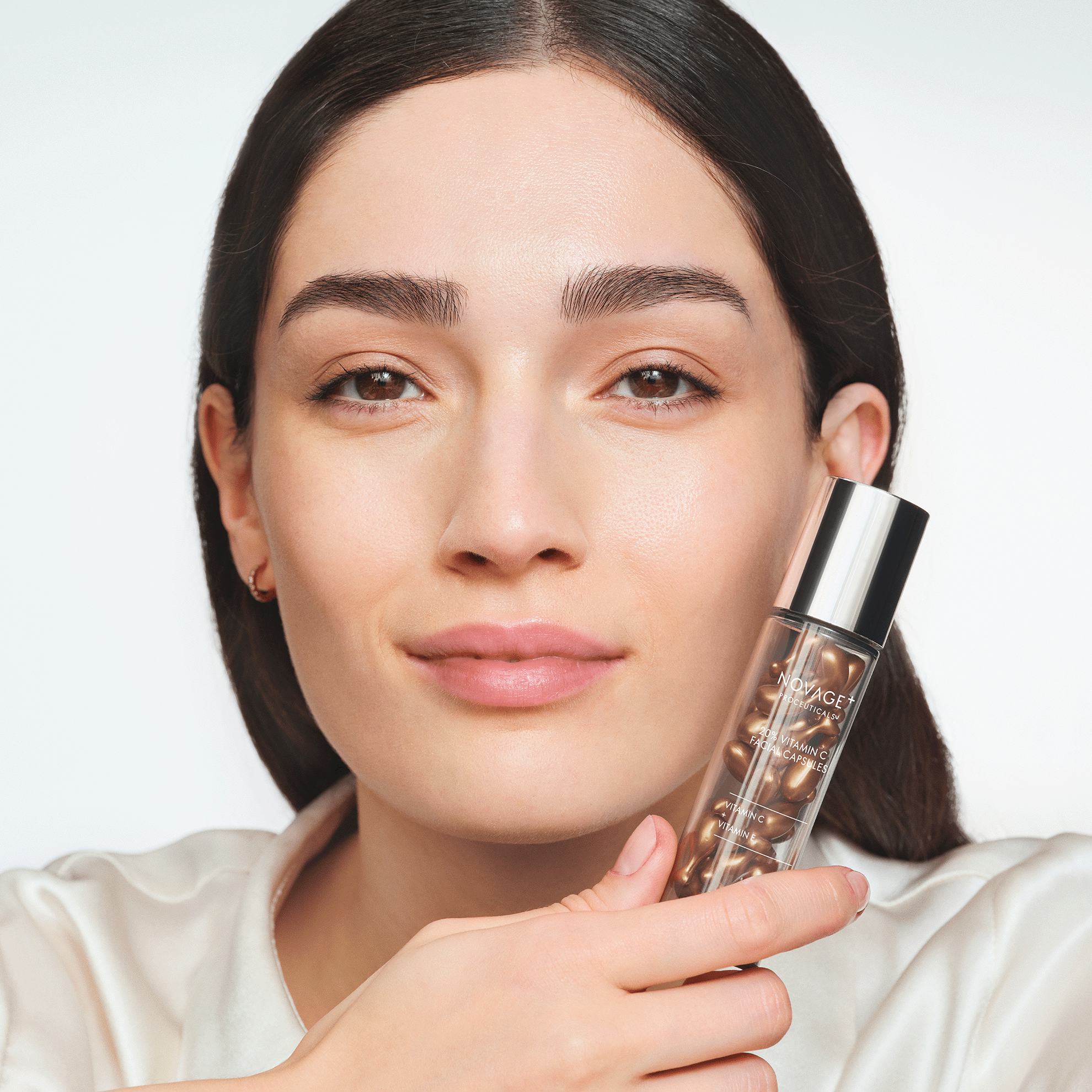 https://media-cdn.oriflame.com/productImage?externalMediaId=product-management-media%2fProducts%2f47103%2fLT%2f47103_6.png&id=19184206&version=2