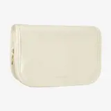 biała torebka ze złotymi akcentami