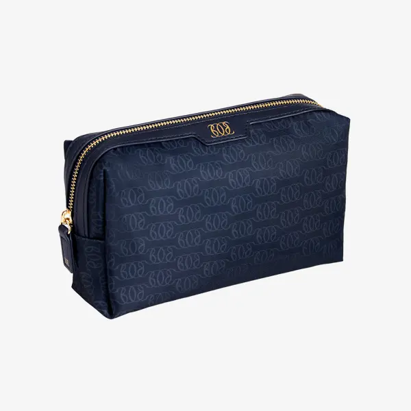 черна чанта със златен цип