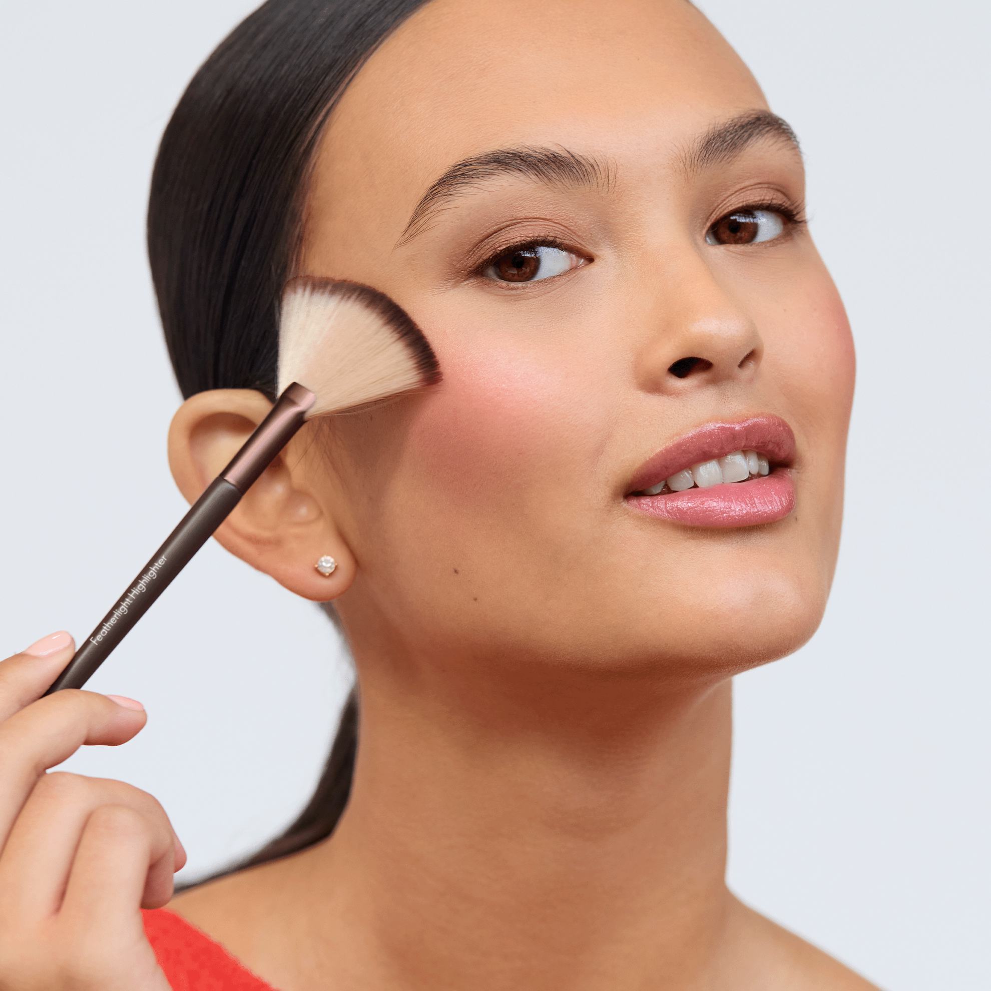https://media-cdn.oriflame.com/productImage?externalMediaId=product-management-media%2fProducts%2f47827%2f47827_3.png&id=20131000&version=3