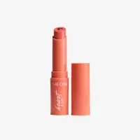 un primer plano de una barra de labios