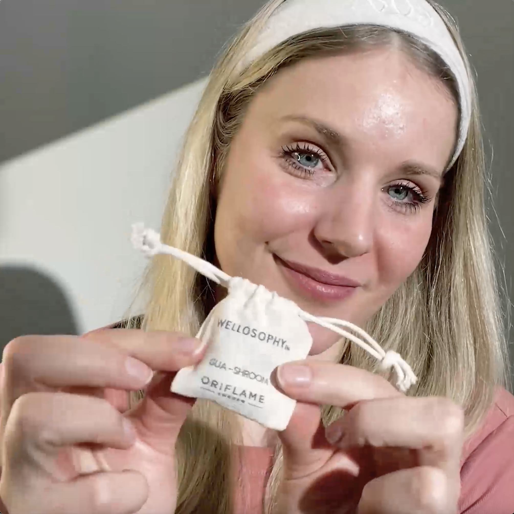 https://media-cdn.oriflame.com/productImage?externalMediaId=product-management-media%2fProducts%2f48544%2f48544_7.png&id=20676713&version=1