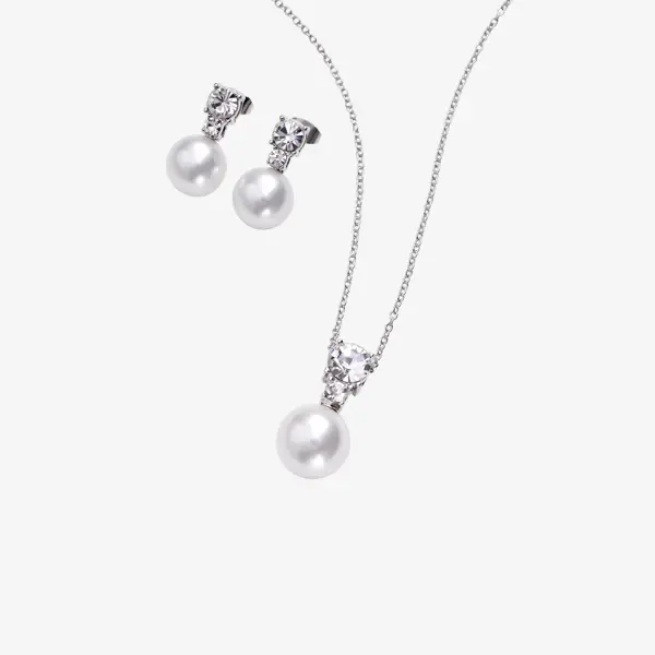 a close up of a necklace and earrings