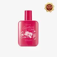 sebotol parfum berwarna merah muda