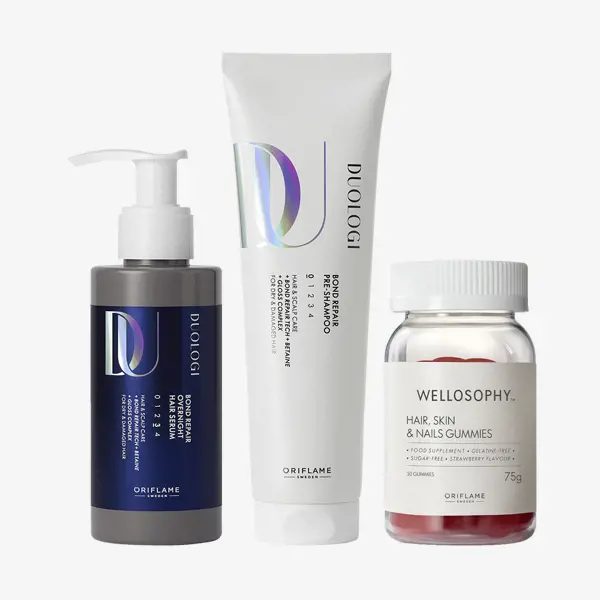 um conjunto de frascos de cosméticos