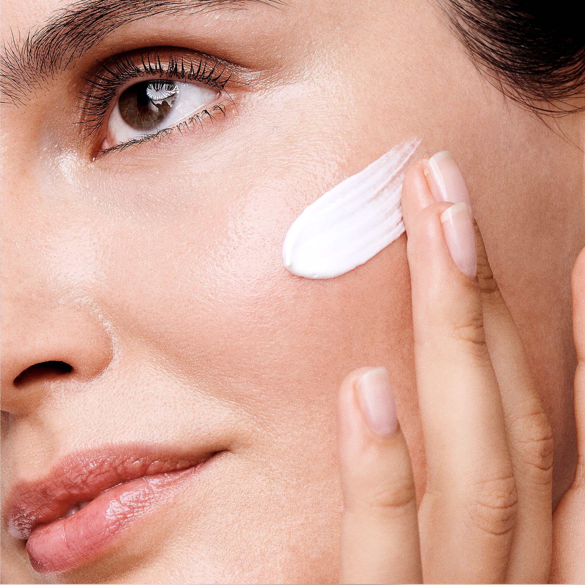 https://media-cdn.oriflame.com/productImage?externalMediaId=product-management-media%2fProducts%2f547174%2f547174_4.png&id=20076052&version=1