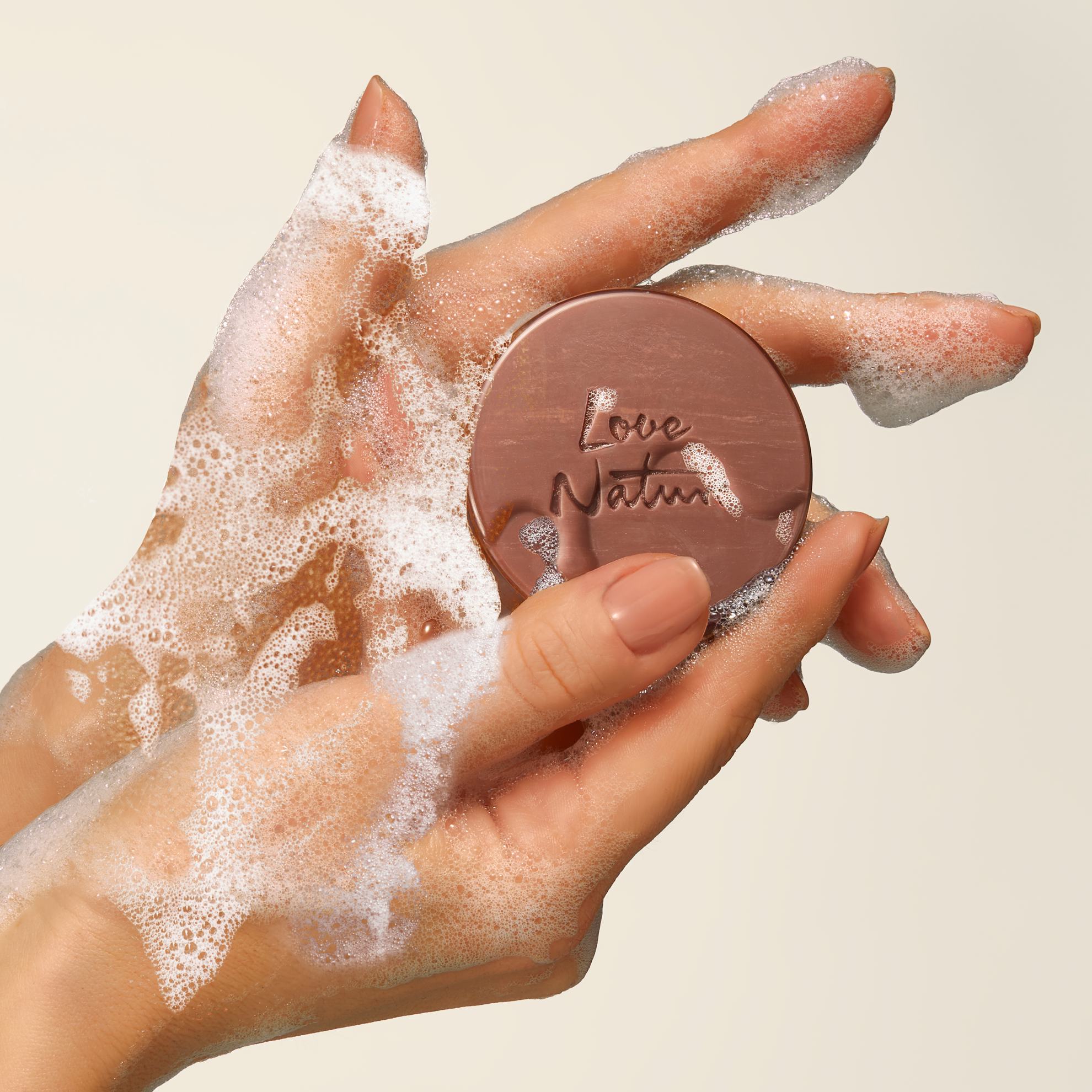 https://media-cdn.oriflame.com/productImage?externalMediaId=product-management-media%2fProducts%2f547206%2f547206_6.png&id=20261162&version=1