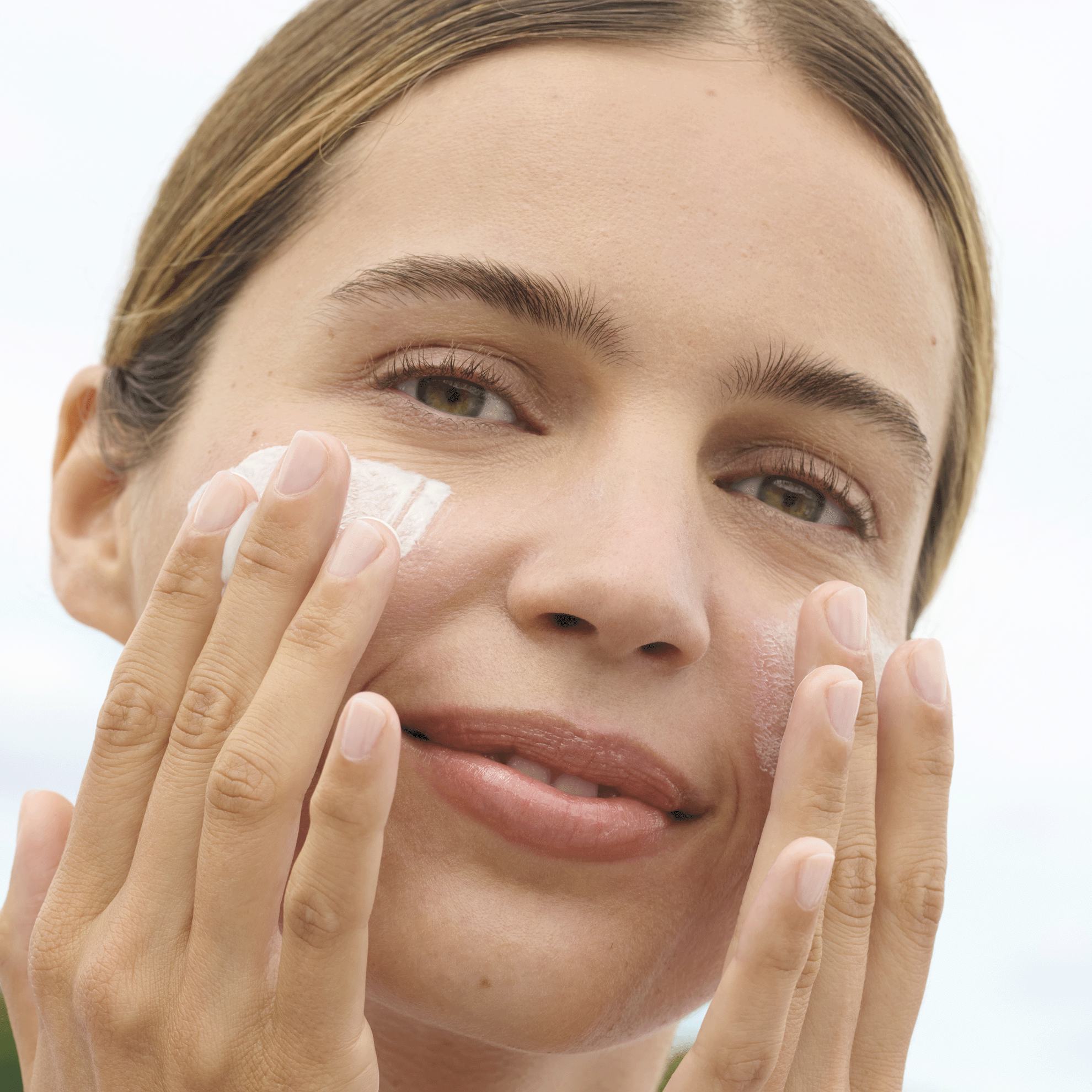 https://media-cdn.oriflame.com/productImage?externalMediaId=product-management-media%2fProducts%2f547275%2f547275_8.png&id=20392289&version=1