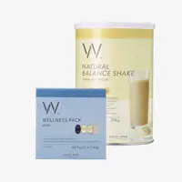 un envase de batido de proteínas y un paquete de proteína en polvo