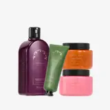 un grupo de frascos de cosméticos