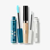 un grupo de productos de maquillaje