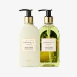 un par de botellas de jabón líquido