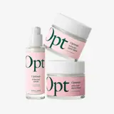 un grupo de envases con etiquetas