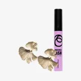 un primer plano de un tubo de rímel