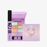 un kit de maquillaje con un collar y una brocha