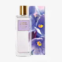 un frasco de perfume en una caja