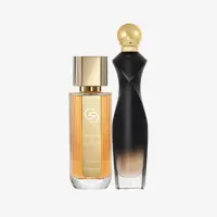 un frasco de perfume junto a otro frasco de perfume