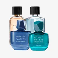 un grupo de frascos de perfume