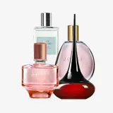 un grupo de frascos de perfume