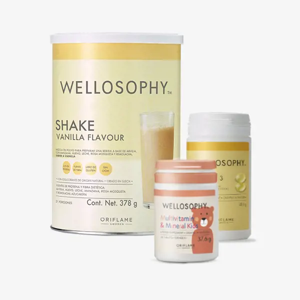 un grupo de envases con etiquetas