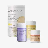 un grupo de envases con etiquetas