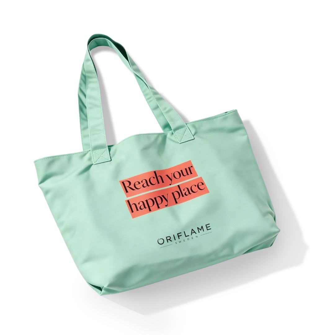 tas hijau dengan logo di atasnya