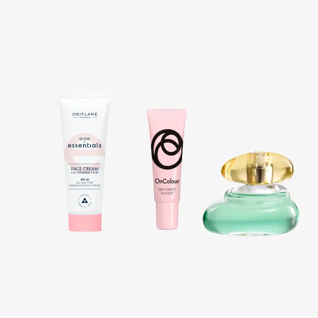 un groupe de flacons de cosmétiques