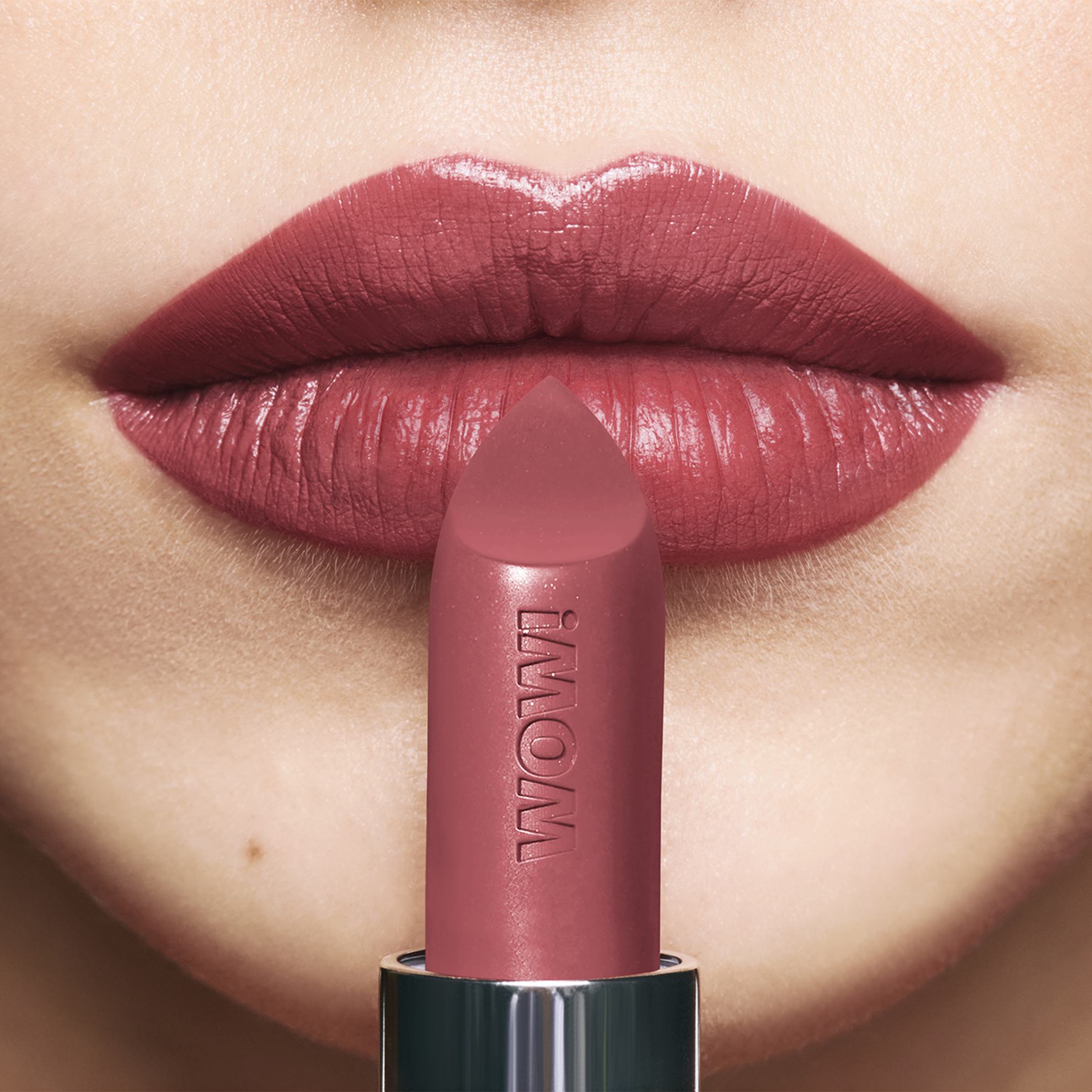 ayolning lablarining yaqinlashishi