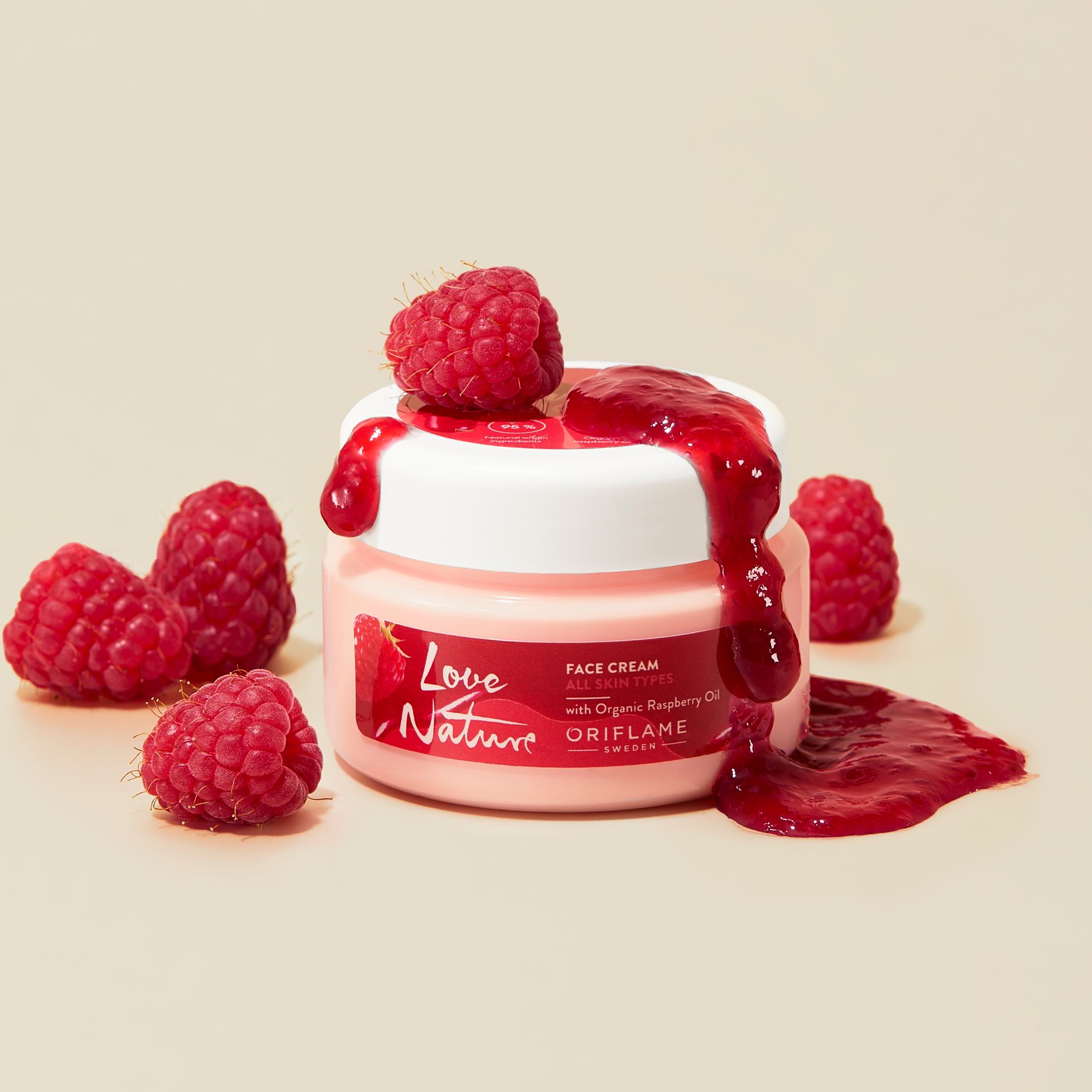 https://media-cdn.oriflame.com/productImage?externalMediaId=product-management-media%2fProducts%2f46540%2f46540_2.png&MediaId=18046529&Version=3