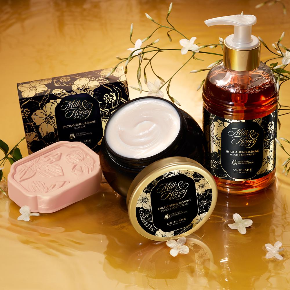 bir grup sıvı sabun ve sabun şişesi