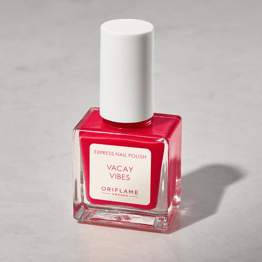 ένα μπουκάλι κόκκινο βερνίκι νυχιών