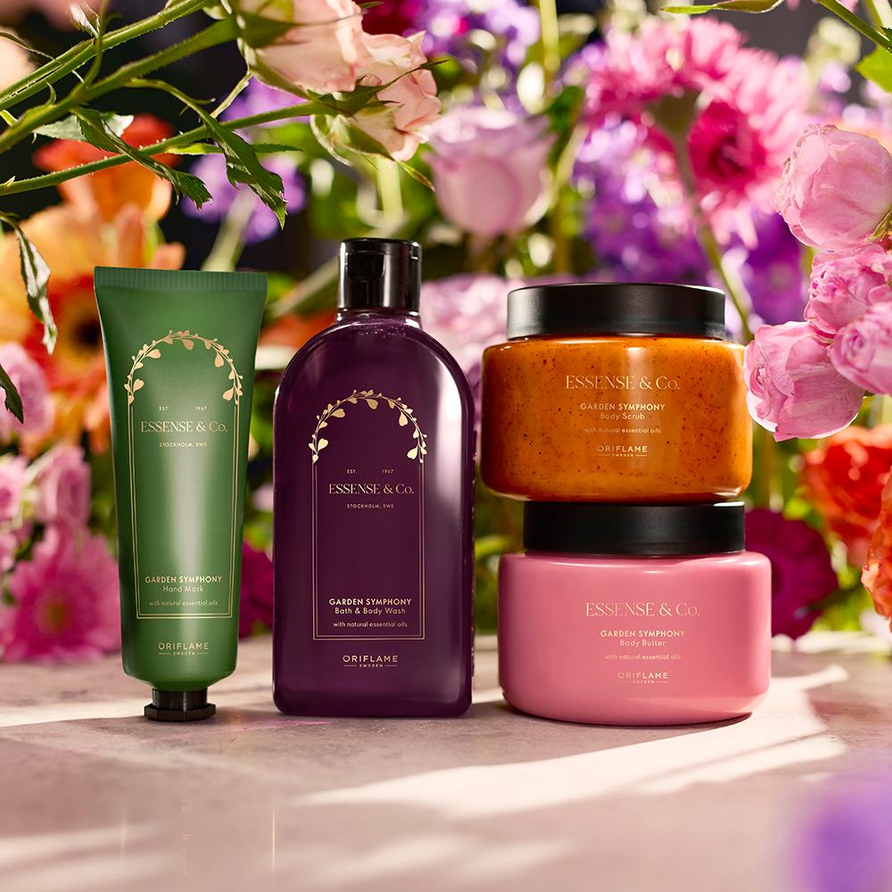 Un grupo de frascos de cosméticos.