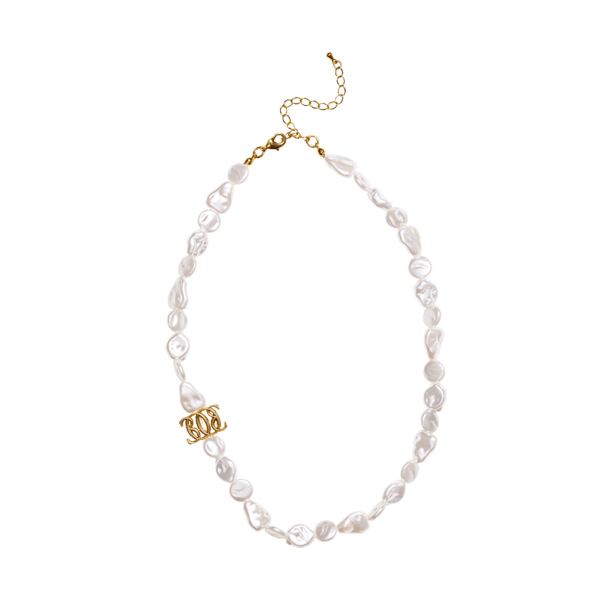 a necklace with pearls on it