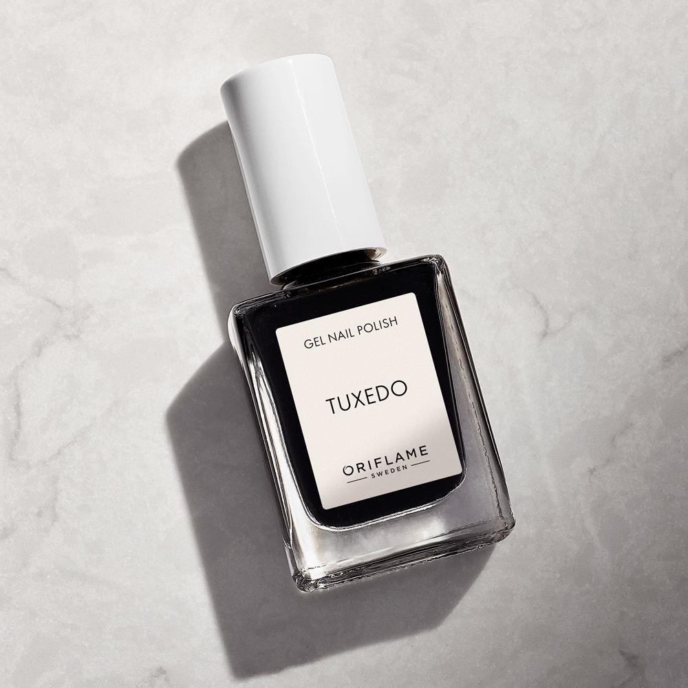 bočica parfema na mermernoj površini