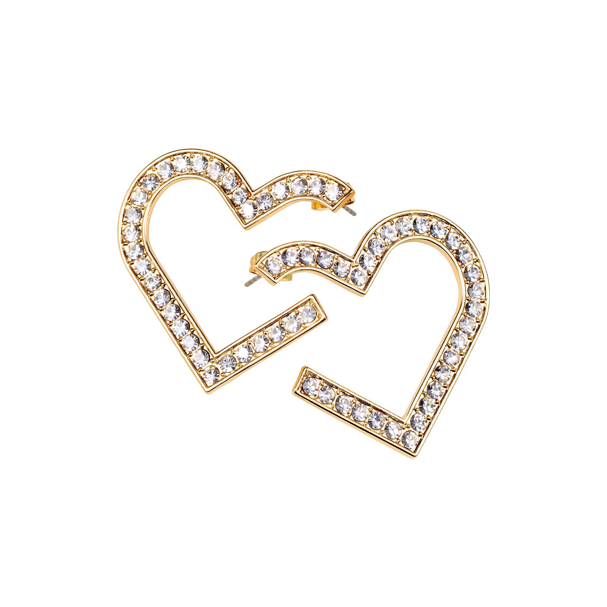 sepasang anting berbentuk hati