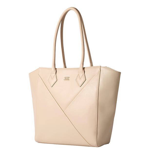 un bolso blanco con asa